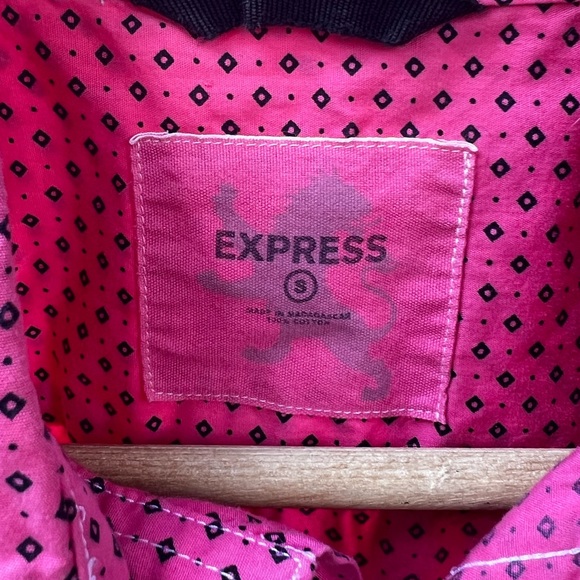 Express diamond dot print button down long sleeve. - Picture 5 of 6